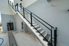 garde-corps-escalier-ral-9005-moderne-sainte-blandine