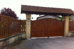 portail-battant-ton-chene-dore-roche