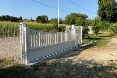 portail-coulissant-motorise-blanc-chelieu