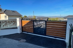 portail-aspect-bois-decoupe-laser-motorise-loisieux