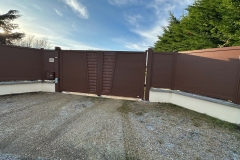 portail-aspect-fer-forge-battant-aluminium-virignin