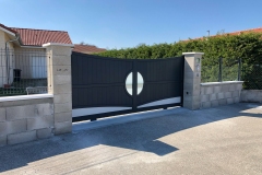 portail-battant-gris-anthracite-saint-jean-de-chevelu