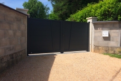 portail-battant-motorise-lisle-dabeau-