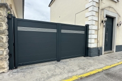 portail-battant-motorise-ral-7016-charantonnay