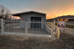 portail-blanc-battant-la-motte-servolex