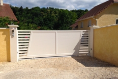 portail-blanc-chambery-coulissant