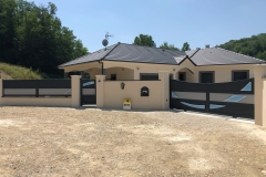 portail-coulissant-motorise-esthetique-heyrieux