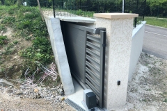 portail-coulissant-motorise-gris-poussiere-nances