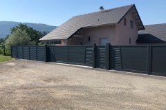 portail-coulissant-plein-noir-jongieux