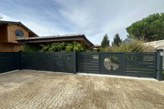 portail-gris-anthracite-battant-decoupe-laser-gerbaix