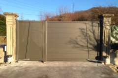 portail-gris-anthracite-battant-torchefelon