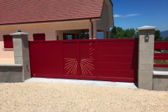 portail-kostum-coulissant-rouge-chambery