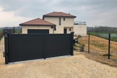 portail-noir-aluminium-le-bouchage