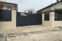 portail-noir-coulissant-saint-savin