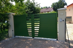 portail-vert-battant-novalaise