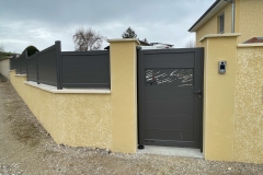 portillon-decoupe-laser-gris-anthracite-saint-victor-de-cessieu