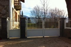 portail-blanc-battant-succieu