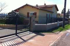 portail-gris-anthracite-barreaux-saint-genix-les-villages