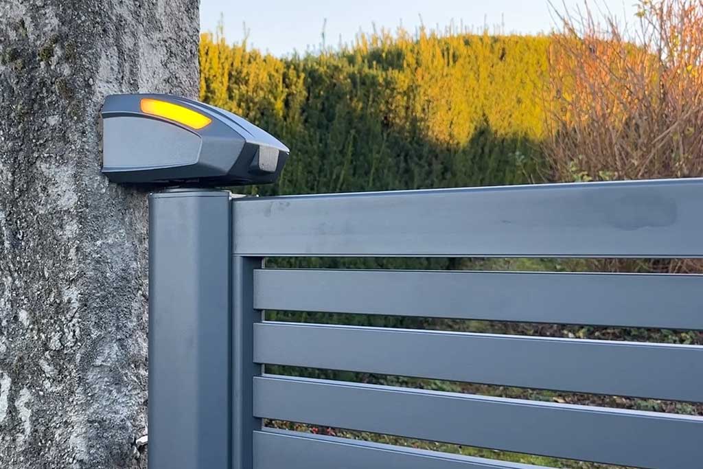 automatisme integre somfy invisio